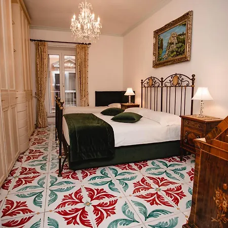 Delfini Trevi House-3